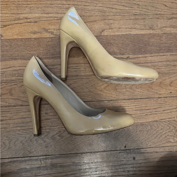 Michael Kors 10 High Heel Patent Pumps round toe neutral Nude Beige Leather - Image 2