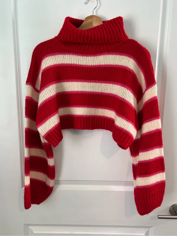 Altar’d State triped Turtleneck Long Sleeve Cropped Sweater Size Small Girly - Image 2