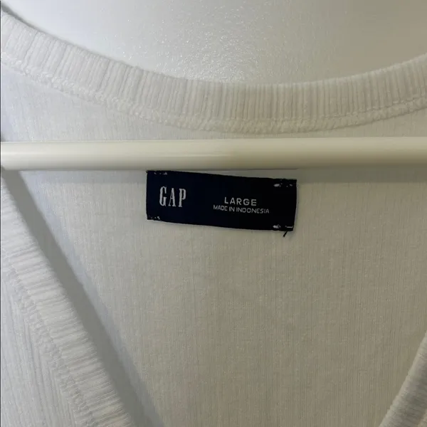 GAP Cream Ribbed V-Neck Tank - Image 2