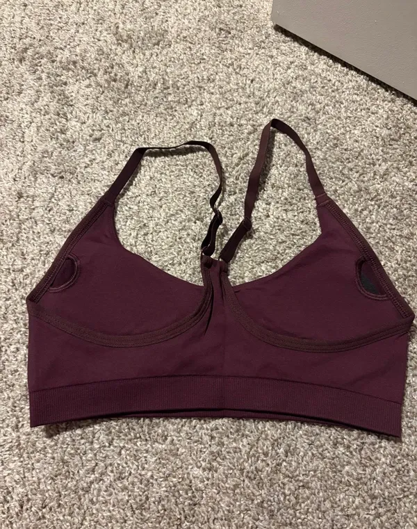 Gymshark Women’s Everyday Seamless Racerback Bra Cherry Purple Size Small NEW - Image 2