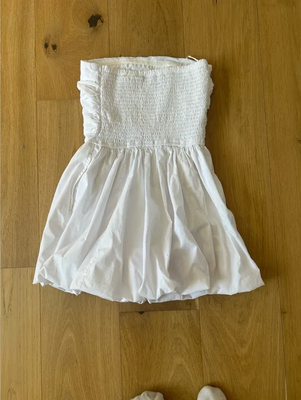 White Strapless Hollister Dress xs - Image 2