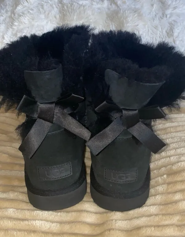 UGG 10 Women's black Suede Winter Boots - Image 7