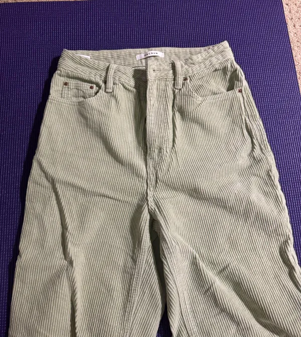 light green pants - Image 3