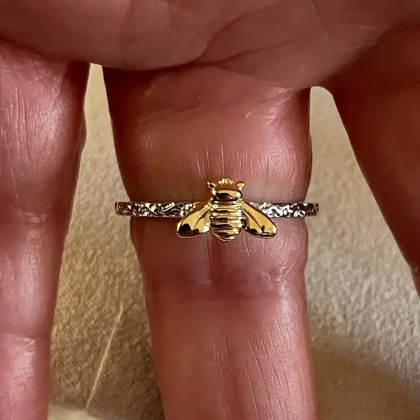 Sterling Silver Bee Two Toned Ring Size 9 - Image 3