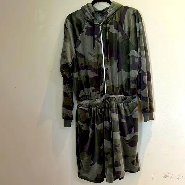 Ashley Stewart Romper.Size 14/16. Camo Velour Drawstring Hoodie Long SL Full Zip - Image 4
