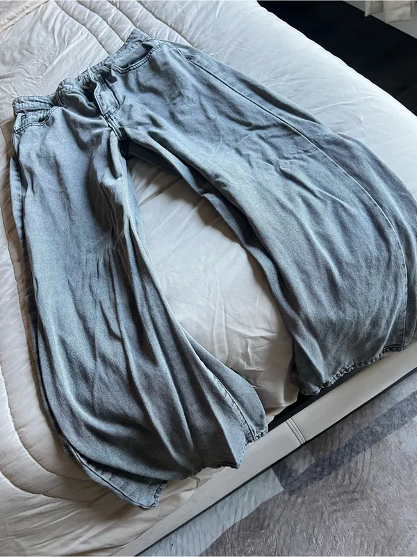 Light Wash Wide Leg Denim Pants - Image 2