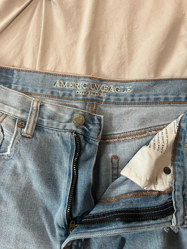 American Eagle Distressed Light Wash Mom High-Rise Jeans 6 - Image 3
