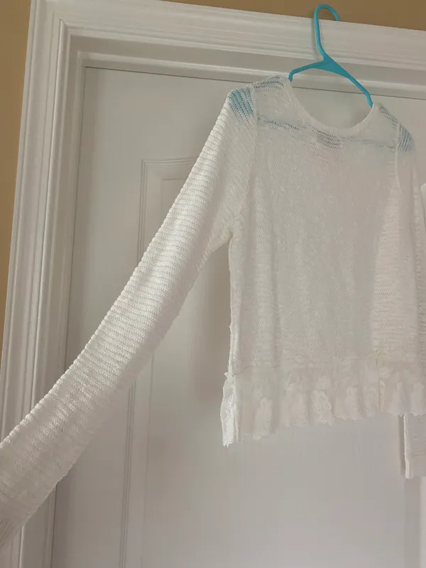 Abercrombie White Flowy Sweater - Image 6