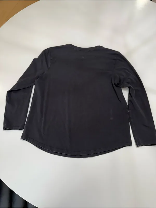 lululemon Black Long-Sleeve Performance Tee Size Medium - Image 6