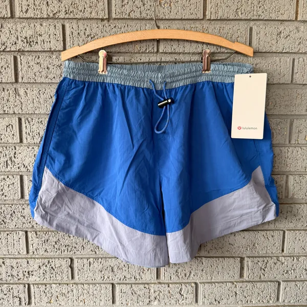 NWT Lululemon Evergreen Shorts Womens Size 10 - Image 3