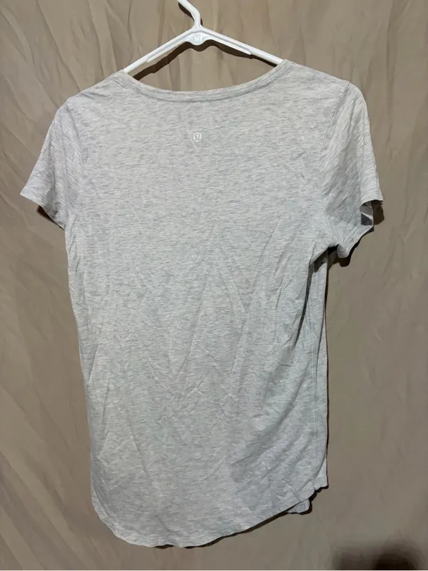 Lululemon T-shirt - Image 2