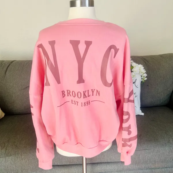 NYC Brooklyn Pink Graphic Sweatshirt Size undefined - Image 2