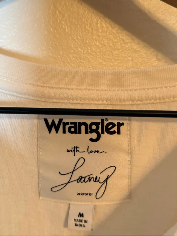 Wrangler Lainey Wilson Keep On Keep On Tee Shirt,‎ - Image 4