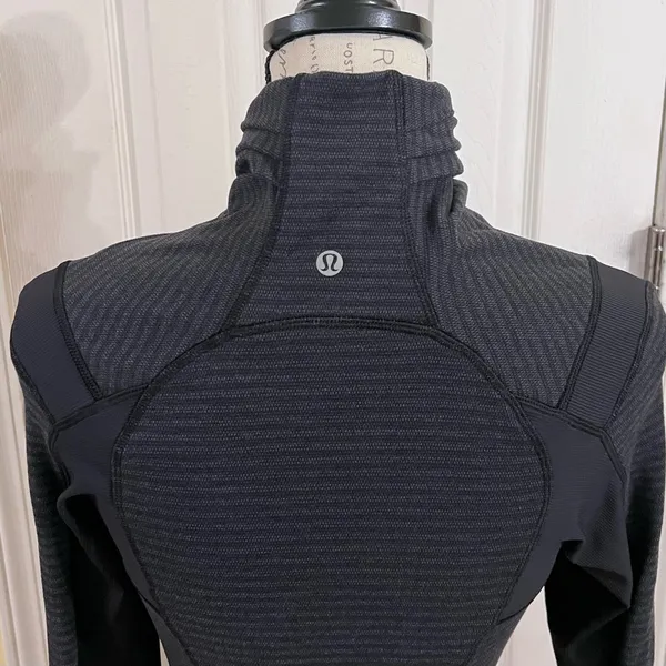 Lululemon Bhakti Yoga Jacket - Image 8