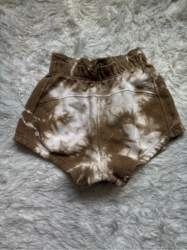 Lululemon Athletica Inner Glow Tie-Dye High-Waist Athletic Shorts Size 2 - Image 2