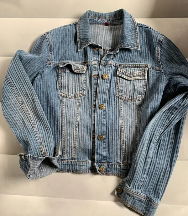 Denim Jacket With Button Front And Sleeves. - Image 2