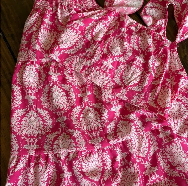 Pink & White Cropped Top with Maxi Skirt - Image 2