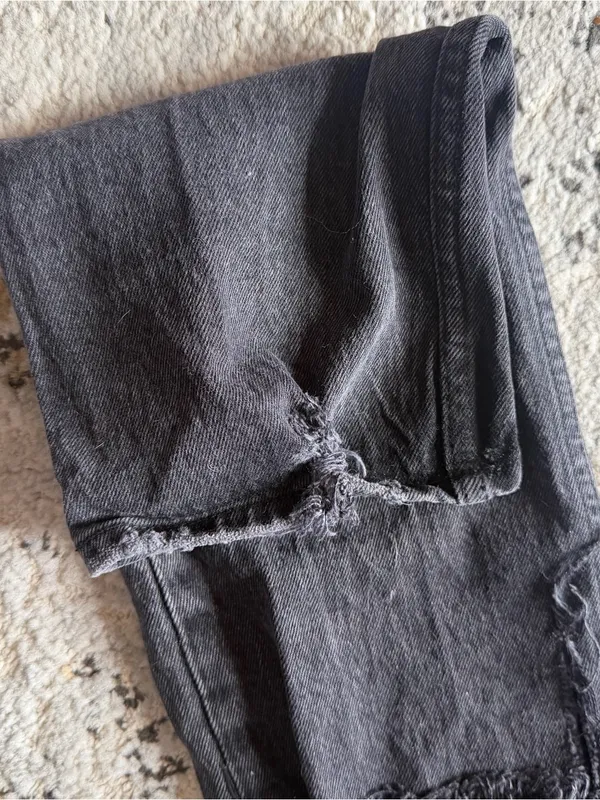 Abercrombie & Fitch Black High-Rise Distressed Straight Jeans - Image 8