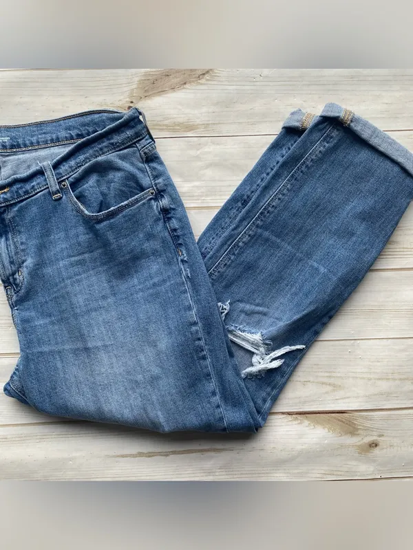 Old Navy boyfriend mid rise distressed ripped medium wash rolled cuff jeans 12 - Image 5