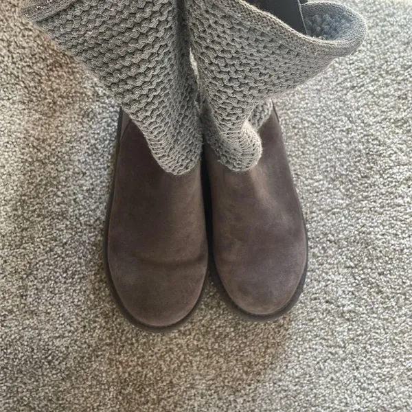 UGG Gray Sweater s - EUC - Image 7