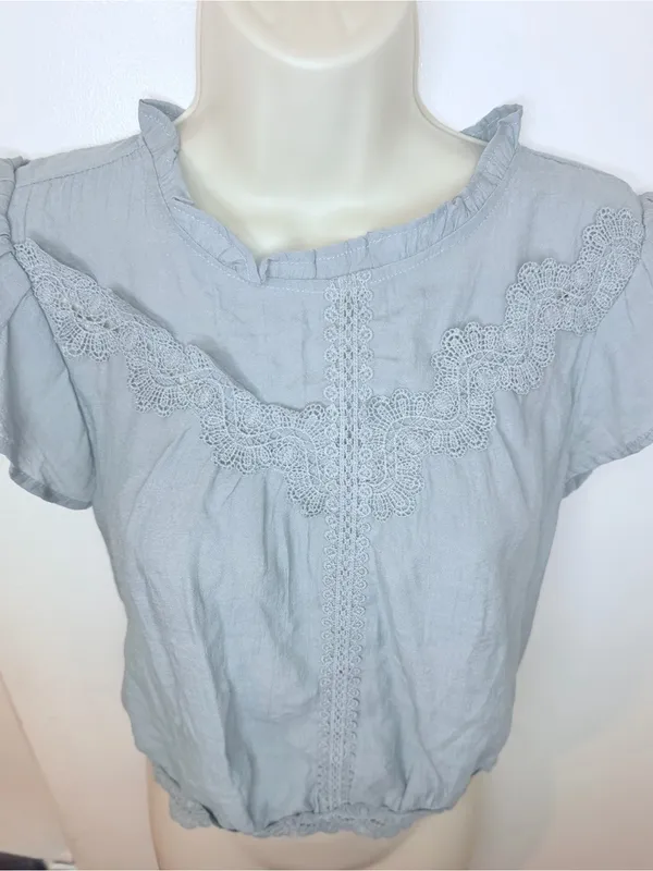 Mine Dusty Blue Lace Trim Blouse Short Sleeve Ruffle Neck Boho Women’s M - Image 2