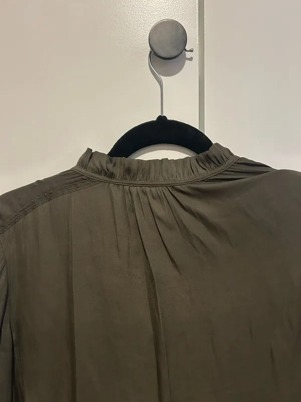 Ann Taylor olive green Ruffled detail Blouse - Image 5