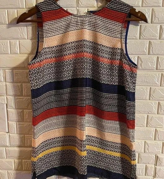 Vince Camuto short sleeve woman’s blouse xs f - Image 2