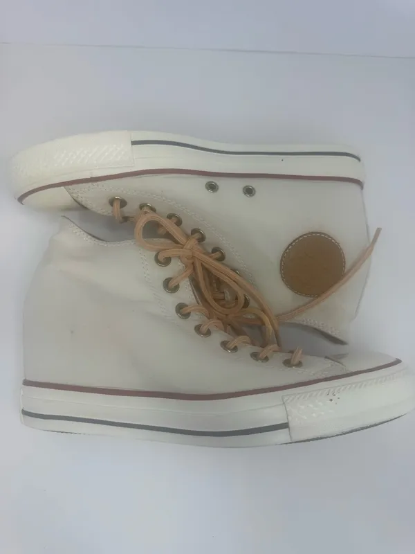 Converse All Stars High Top Sneakers Size 9 - Image 6