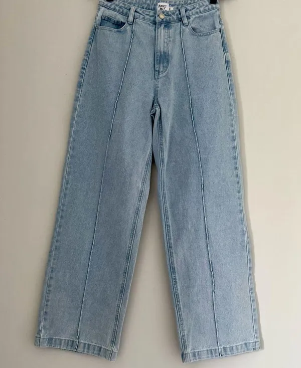 Princess Polly Booran Light Wash Denim Wide Leg Center Seam Jeans - Image 4