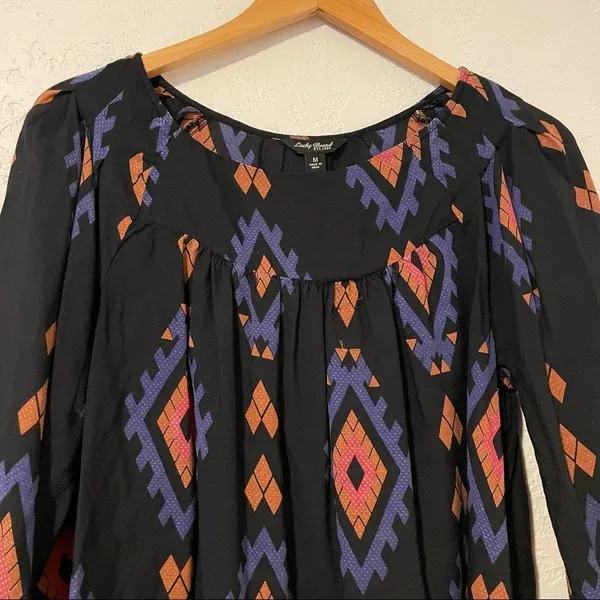 Lucky Brand Amelia Geometric Print Peasant Top SZ Medium‎ Black Blue Boho​ Aztec - Image 4