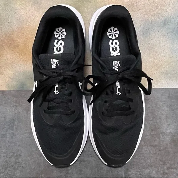 Nike Star Runner 3 Women's Black & White Sneakers Size 8.5M - Image 11