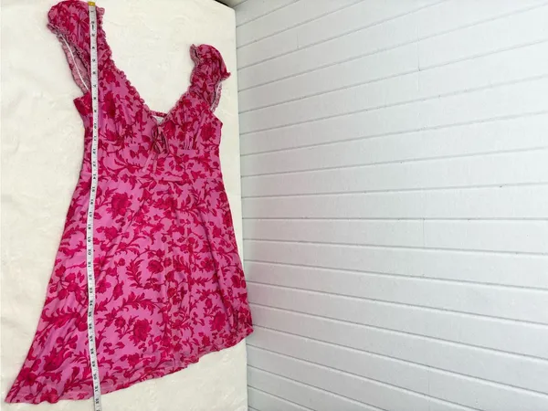 Urban Outfitters Pink Floral Mini Dress‎ Short Sleeve Lightweight size L - Image 9