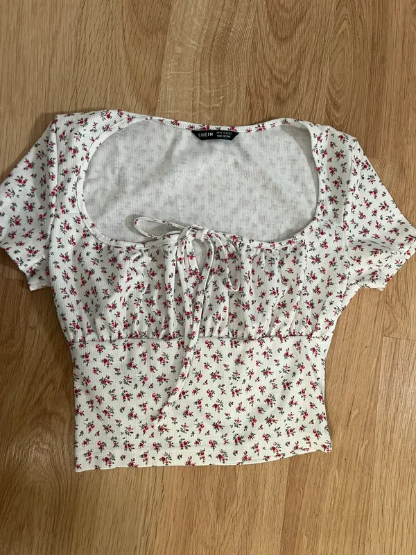 SheIn Floral Tie Front Top - Image 2
