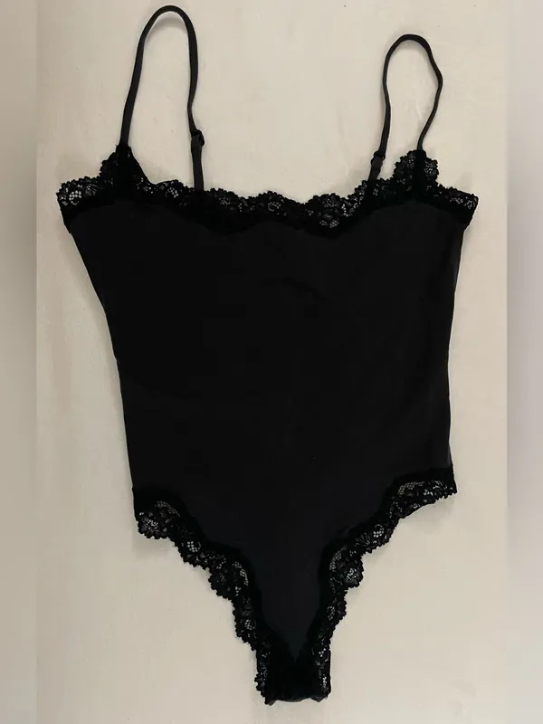 SKIMS Fits Everybody Black Cami Lace-Trim Bodysuit Size S - Image 4