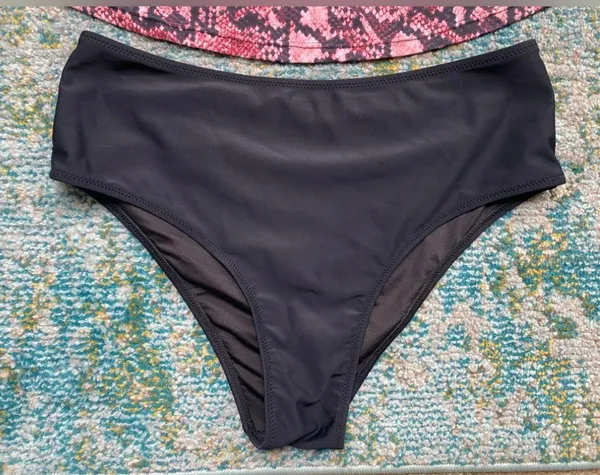 Beachsissi red black snakeskin strapless tankini swimsuit, size large - Image 3