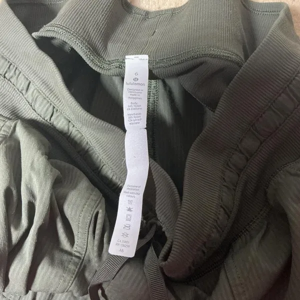 Lululemon Dance Mid Rise Studio‎ Drawcord Crop 25" Gorpcore Sz 6 LW6AVQS - Image 5