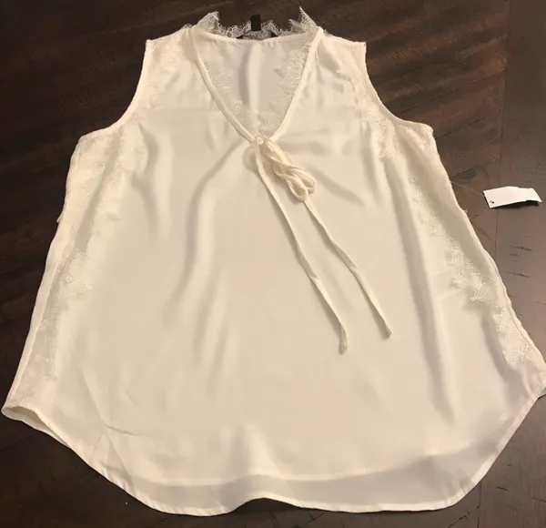 Banana Republic Ivory Lace Trim Sleeveless Blouse – XS - Image 3