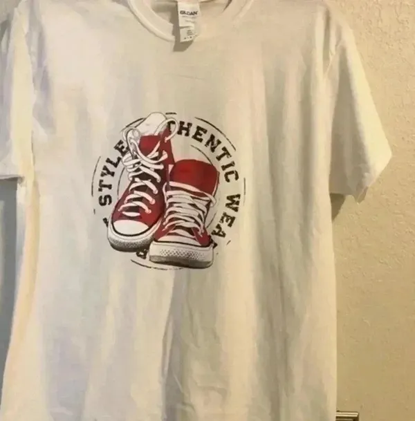Gildan T shirt M with graphic print - Image 7