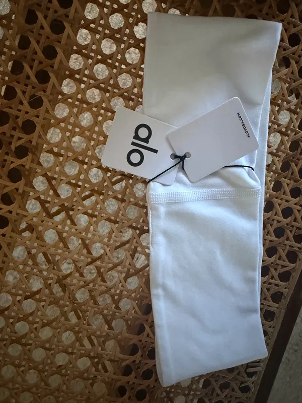 ALO Yoga Soft white Headband brand new - Image 3