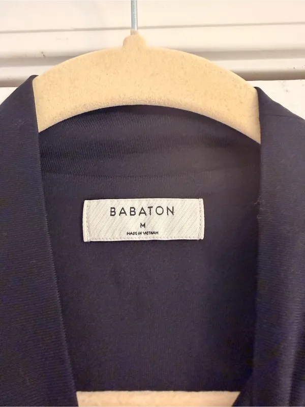 Aritzia Babaton Contour Mock-Neck Cropped Tank Top Size: Medium - Image 2