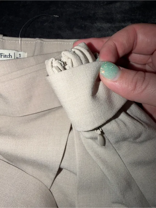 Abercrombie & Fitch Wrap Front Utility Skort in Taupe Size Small - Image 9