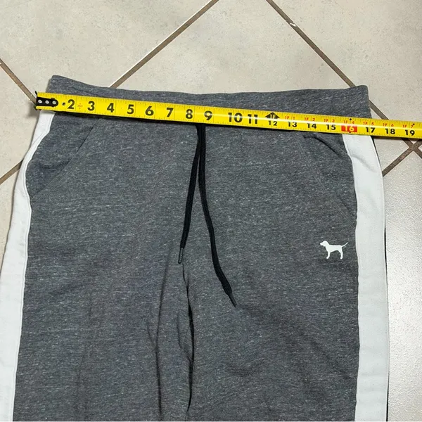 Pink‎ Victoria’s Secret Women Gray/White Joggers Sweatpants Cozy size L - Image 7