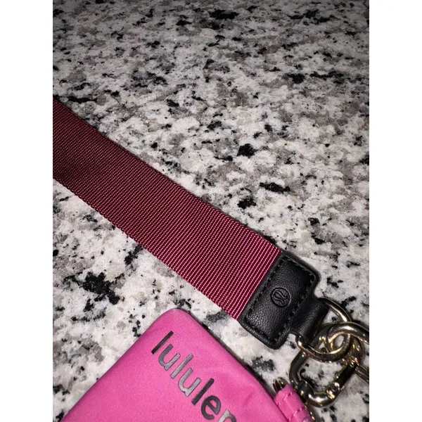 Lululemon Dual Pouch Wristlet Sonic Pink Great Condition - Image 8