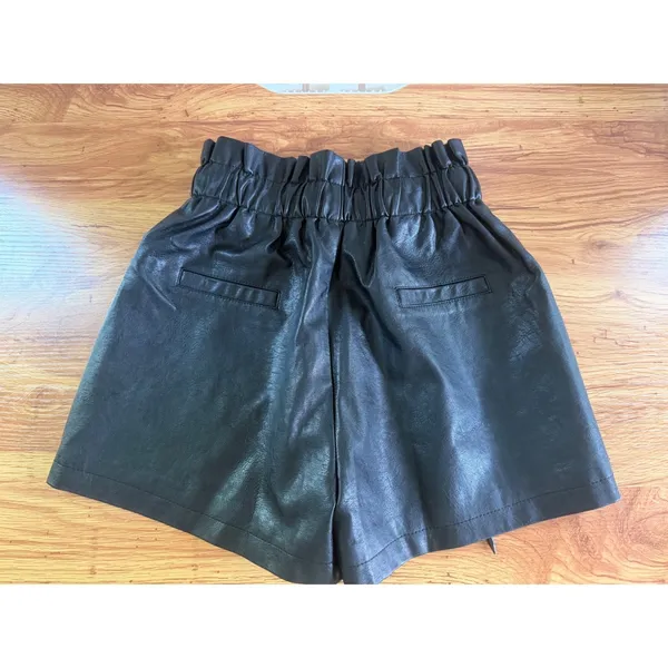 SCHHJZPJ Black Faux Leather Paperbag Waist Shorts XS‎ Pockets High Rise - Image 4