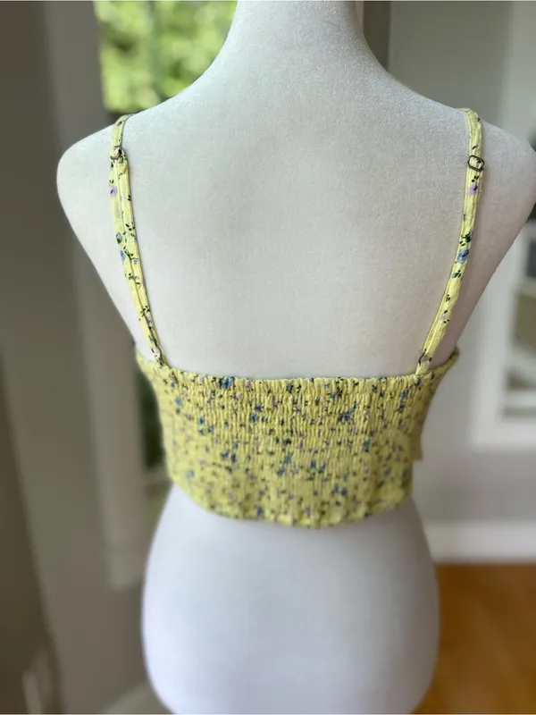 Aeropostale Yellow Blue Floral Smocked Cotton Cropped Cami Tank Top Sz Medium - Image 3