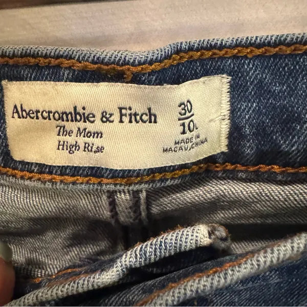 Abercrombie Women’s Size 10/30 “The Mom” High Rise Med Wash Jeans With Raw Hem - Image 4