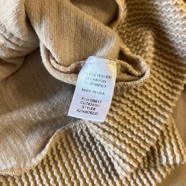 Altar'd State Womens Tan Textured V-Neck Cropped Sweater Boxy Fit Medium - Image 6