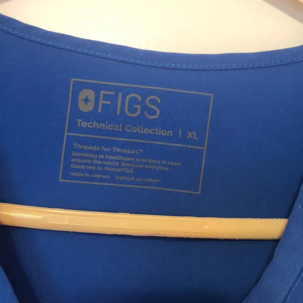 Figs Casma 3 pocket Technical Collection Women’s Size XL Winning Blue Scrub Top - Image 2