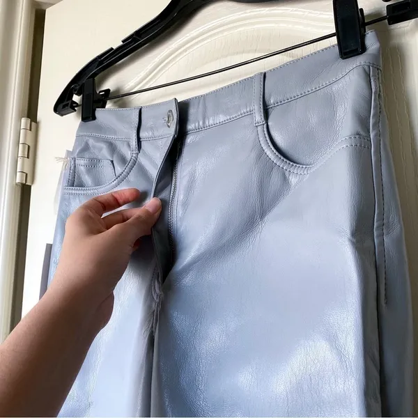 Aritzia Pant Melina High-Rise Straight-Leg‎ Vegan-Leather Marble Grey 2 NWT - Image 3