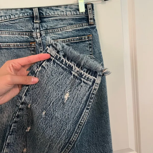 💌 Abercrombie & Fitch The Mom High Rise Distressed Jean - Image 5
